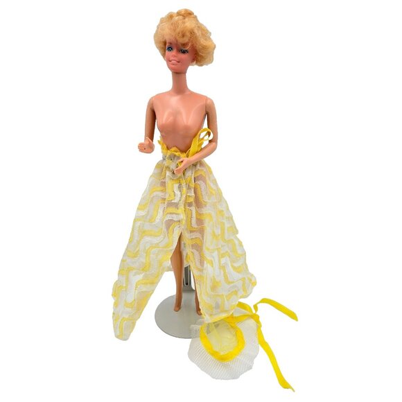 1978 Pretty Changes Barbie Doll Some Original Clothes Yellow 2598 Mattel Read - Picture 1 of 16